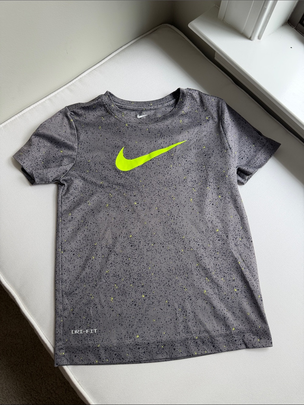 Nike Dri-FIT Boys' Gray Speckle Tee with Neon Swoosh 5-6Y